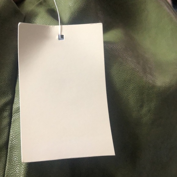 𝅺zara Green Faux Leather Mini Skirt Size Small - Picture 9 of 10